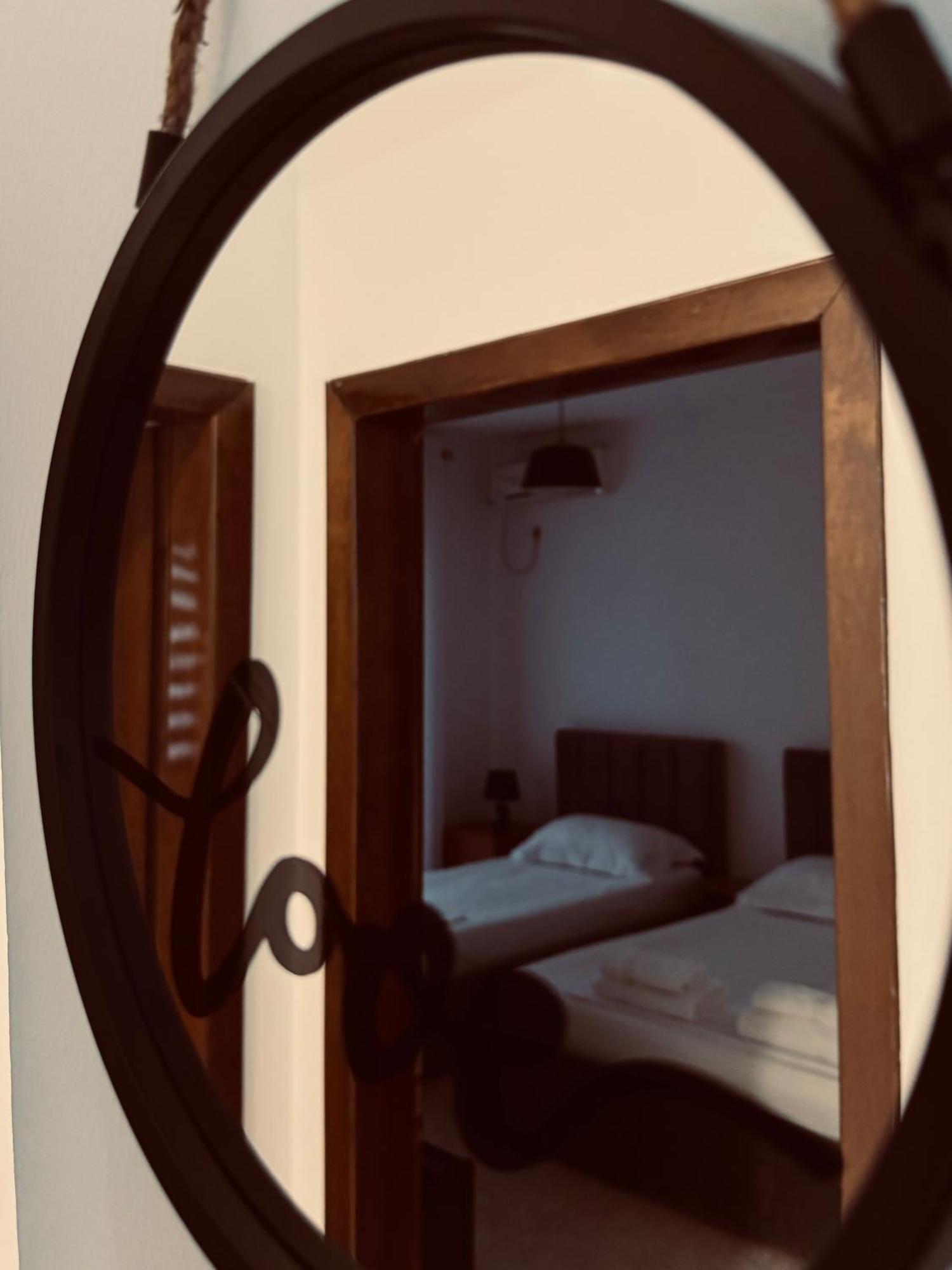 Hi5 Rooms Tiranë Luaran gambar