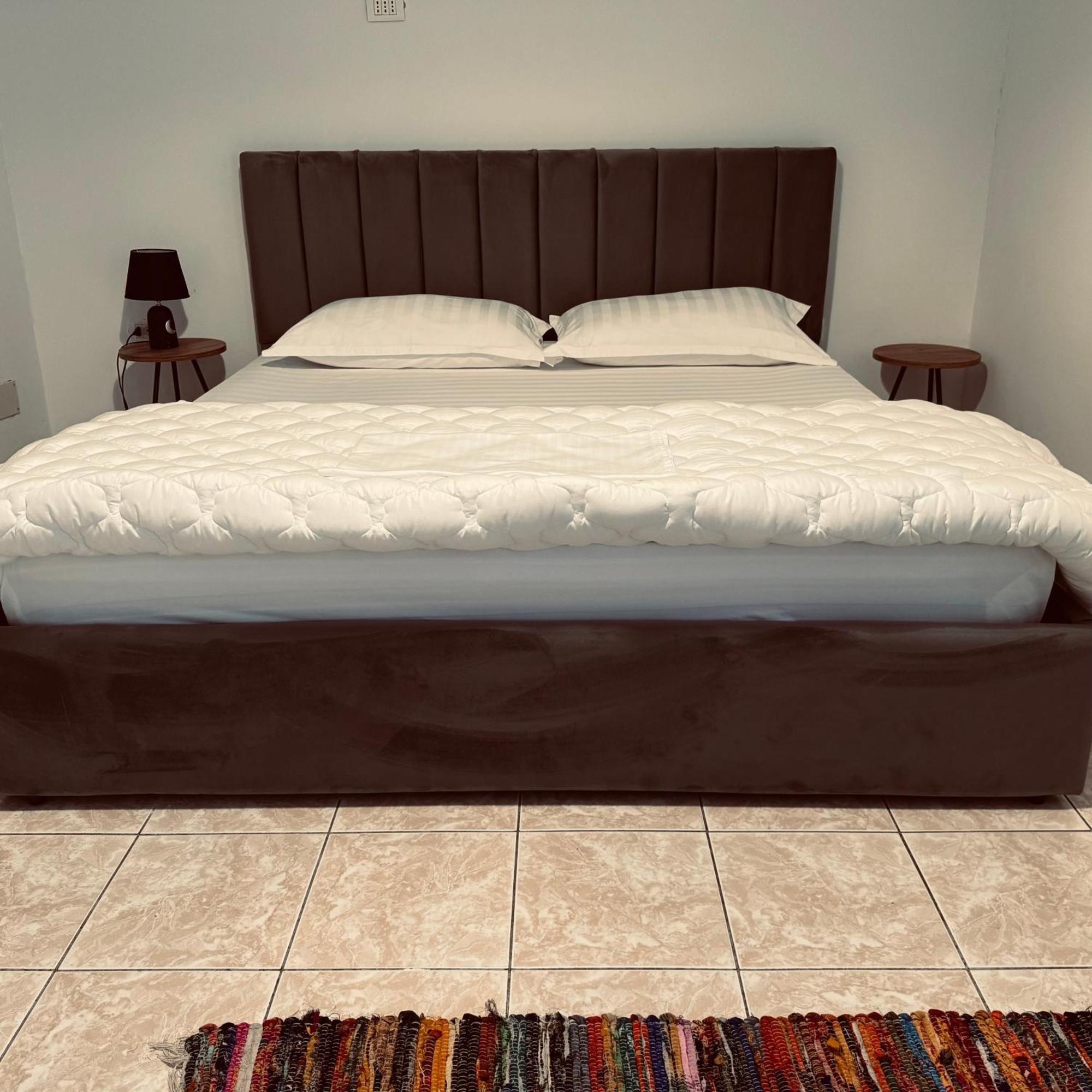 Hi5 Rooms Tiranë Luaran gambar