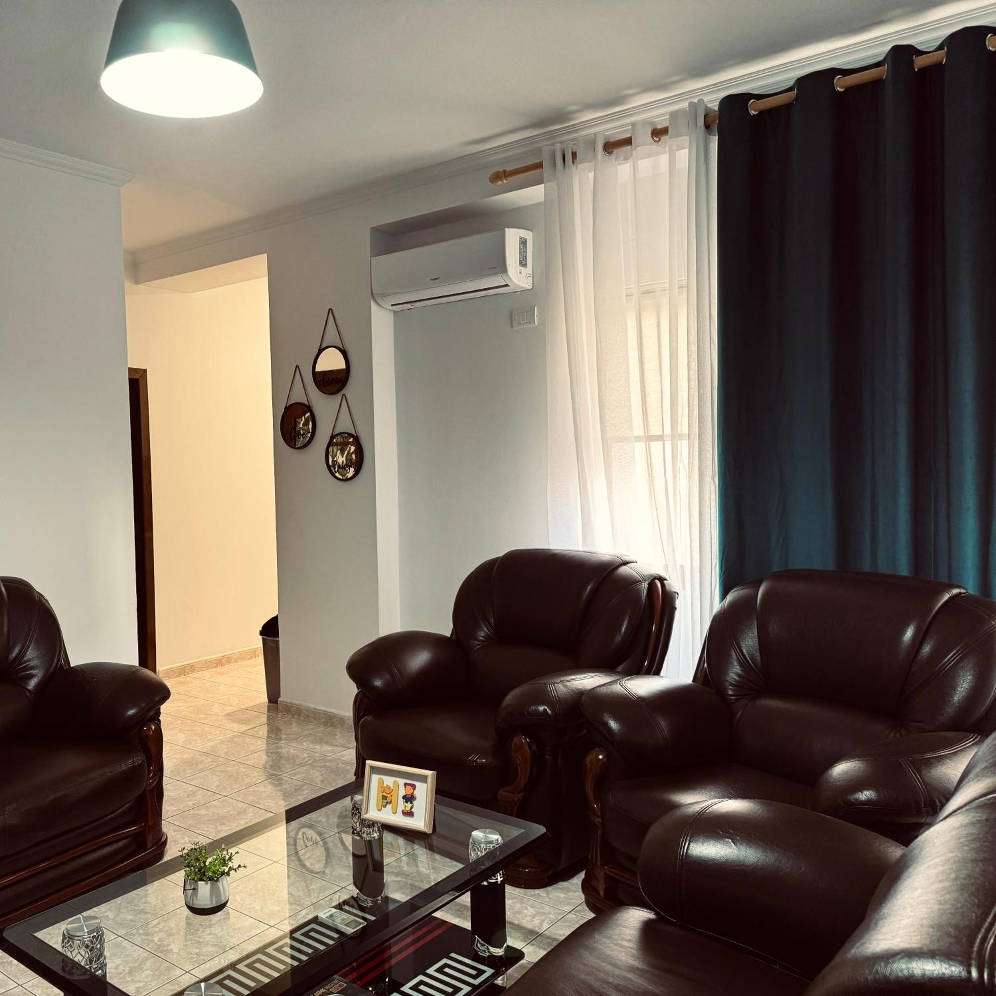 Hi5 Rooms Tiranë Luaran gambar